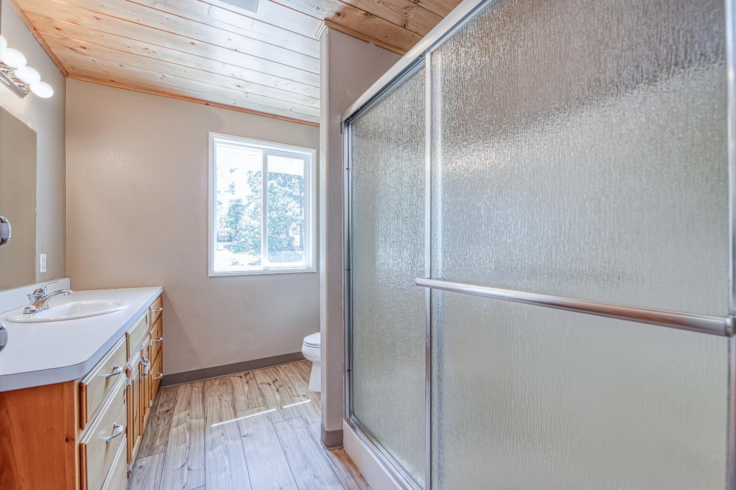 39000 Corlew Ln, Auberry, CA 93602