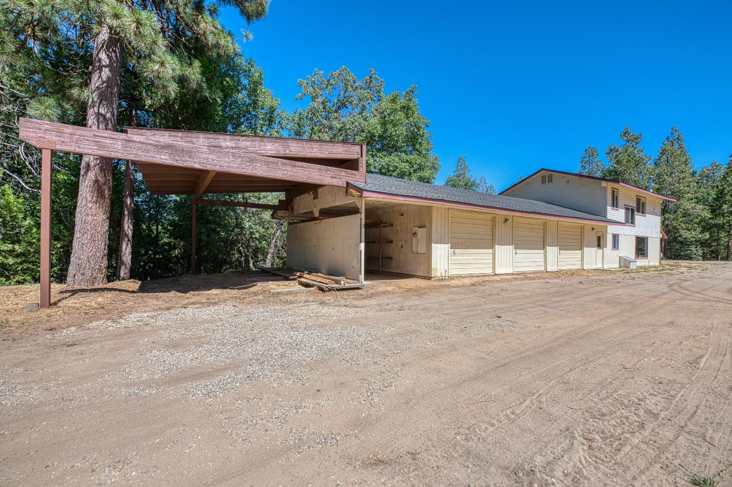39000 Corlew Ln, Auberry, CA 93602