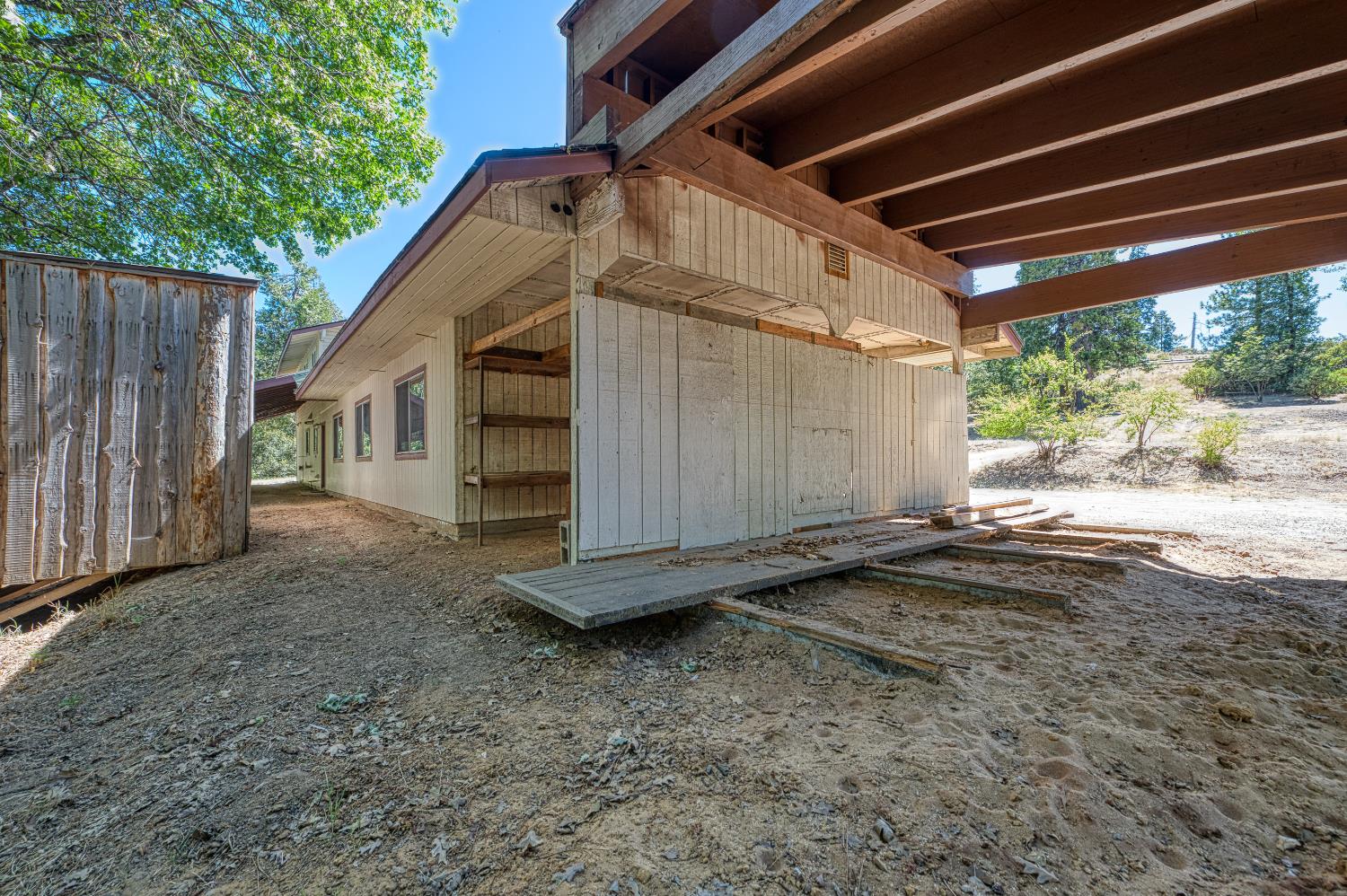 39000 Corlew Ln, Auberry, CA 93602