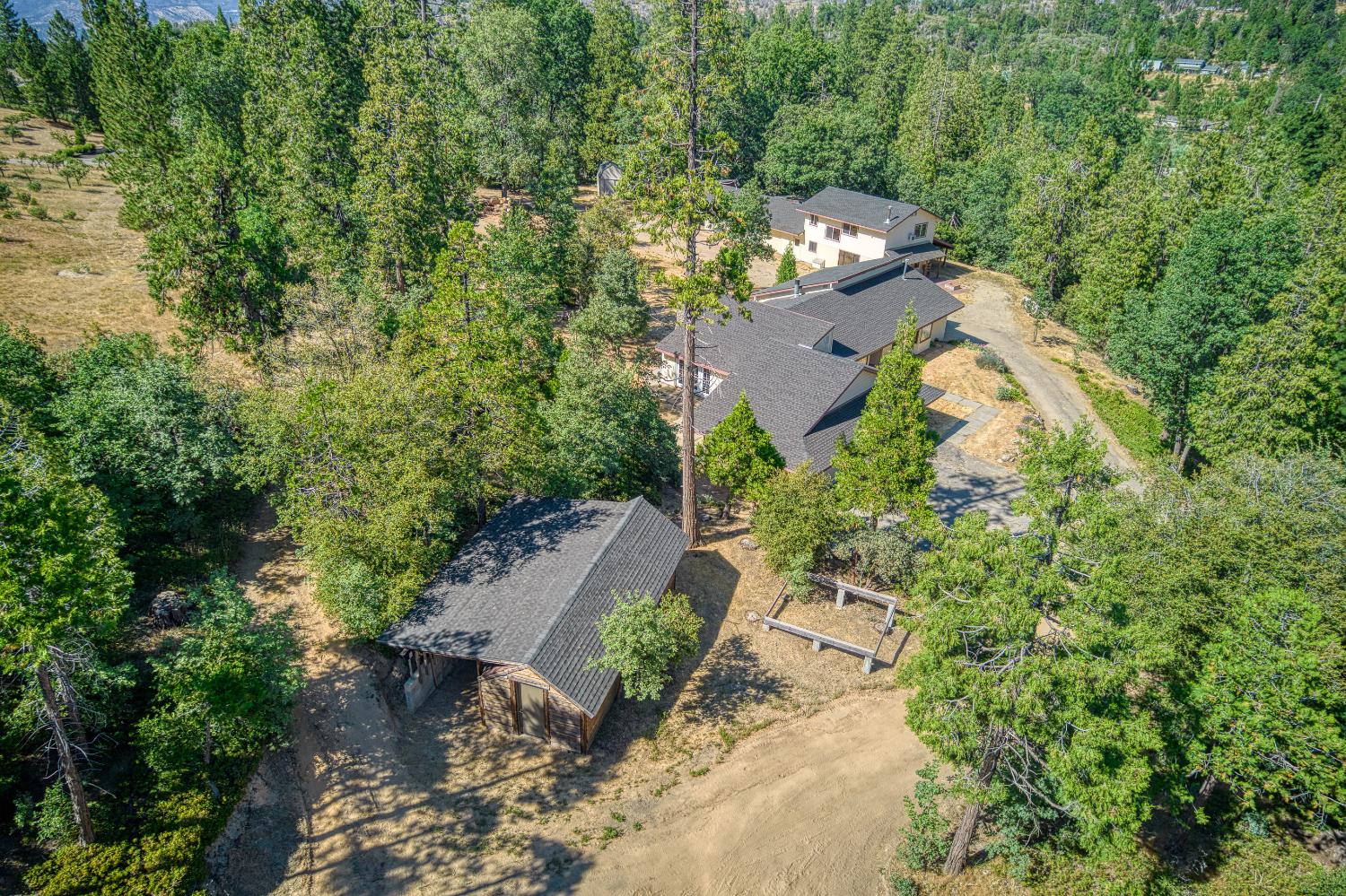 39000 Corlew Ln, Auberry, CA 93602