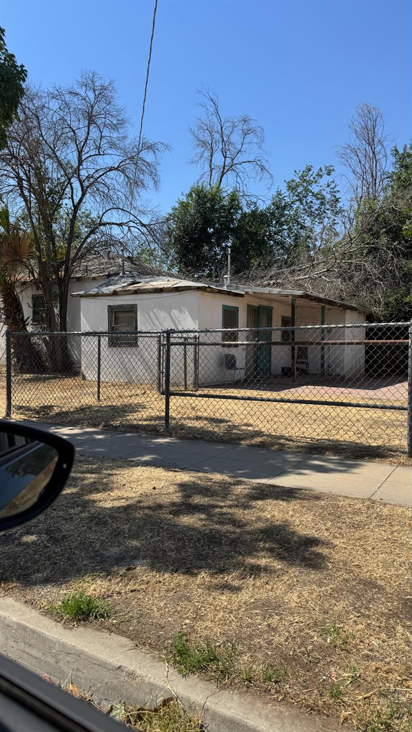 939 S Arthur, Fresno, CA 93706