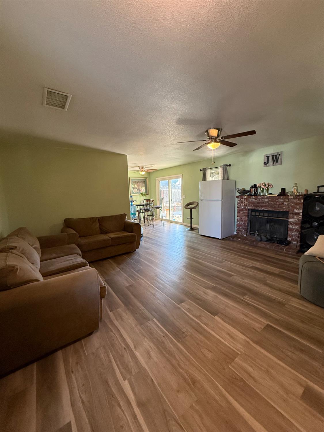 2662 Yerba St, Selma, CA 93662