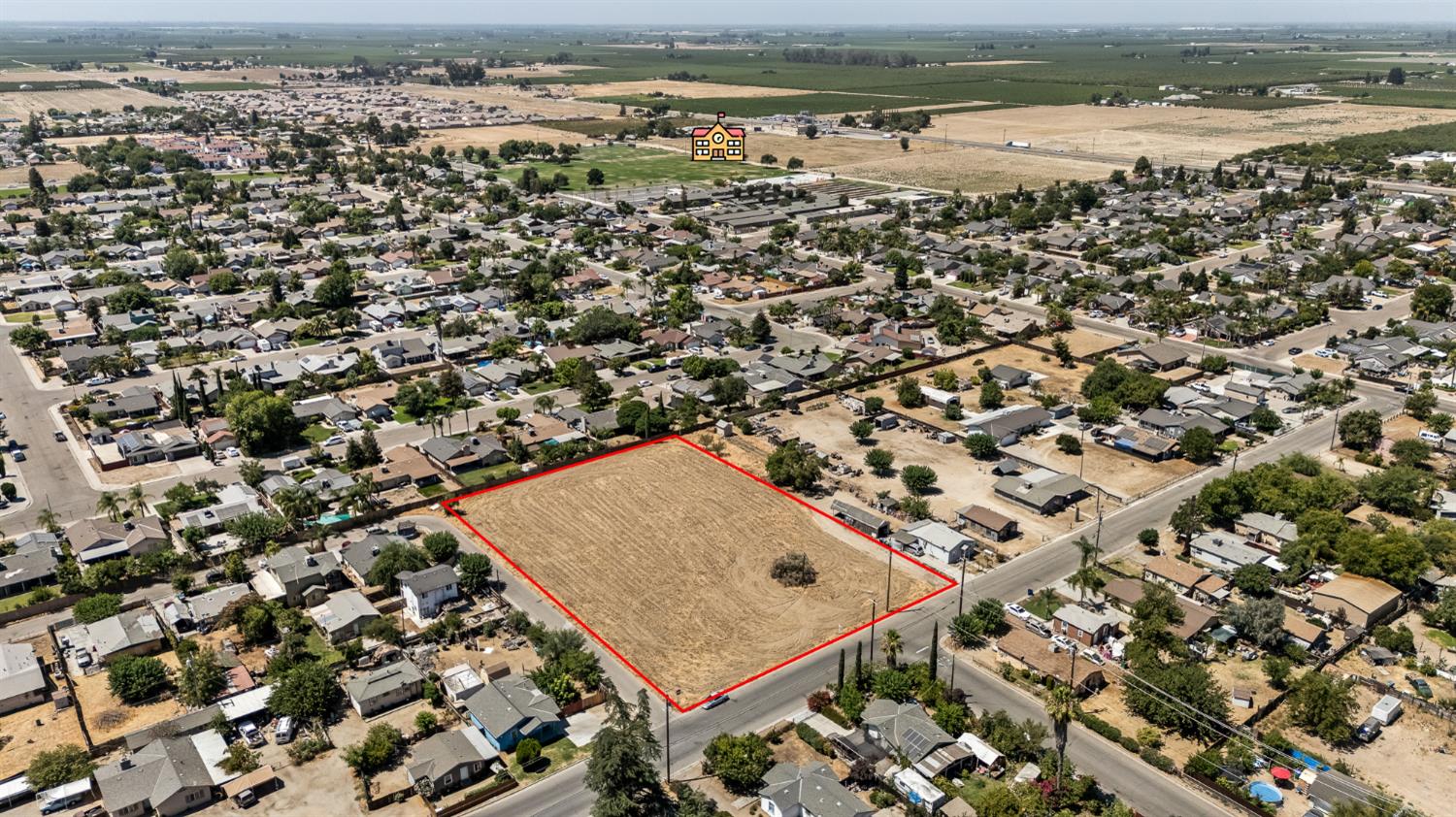 2595 Pine St, Selma, CA 93662