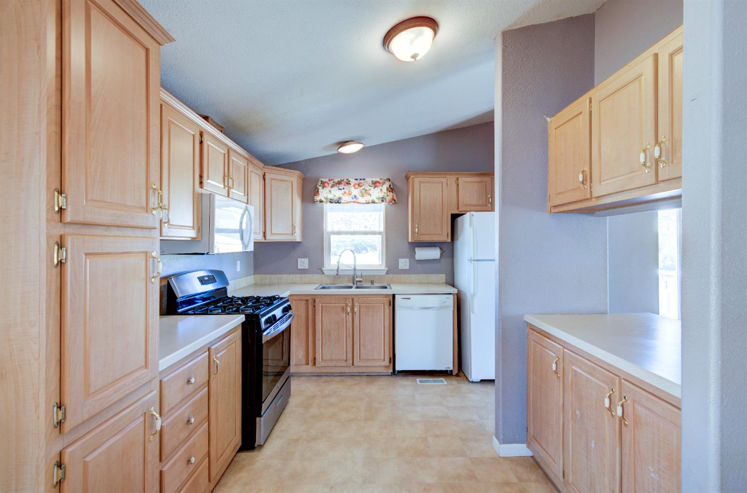 32748 Indian Guide Rd, Yokuts Valley, CA 93675