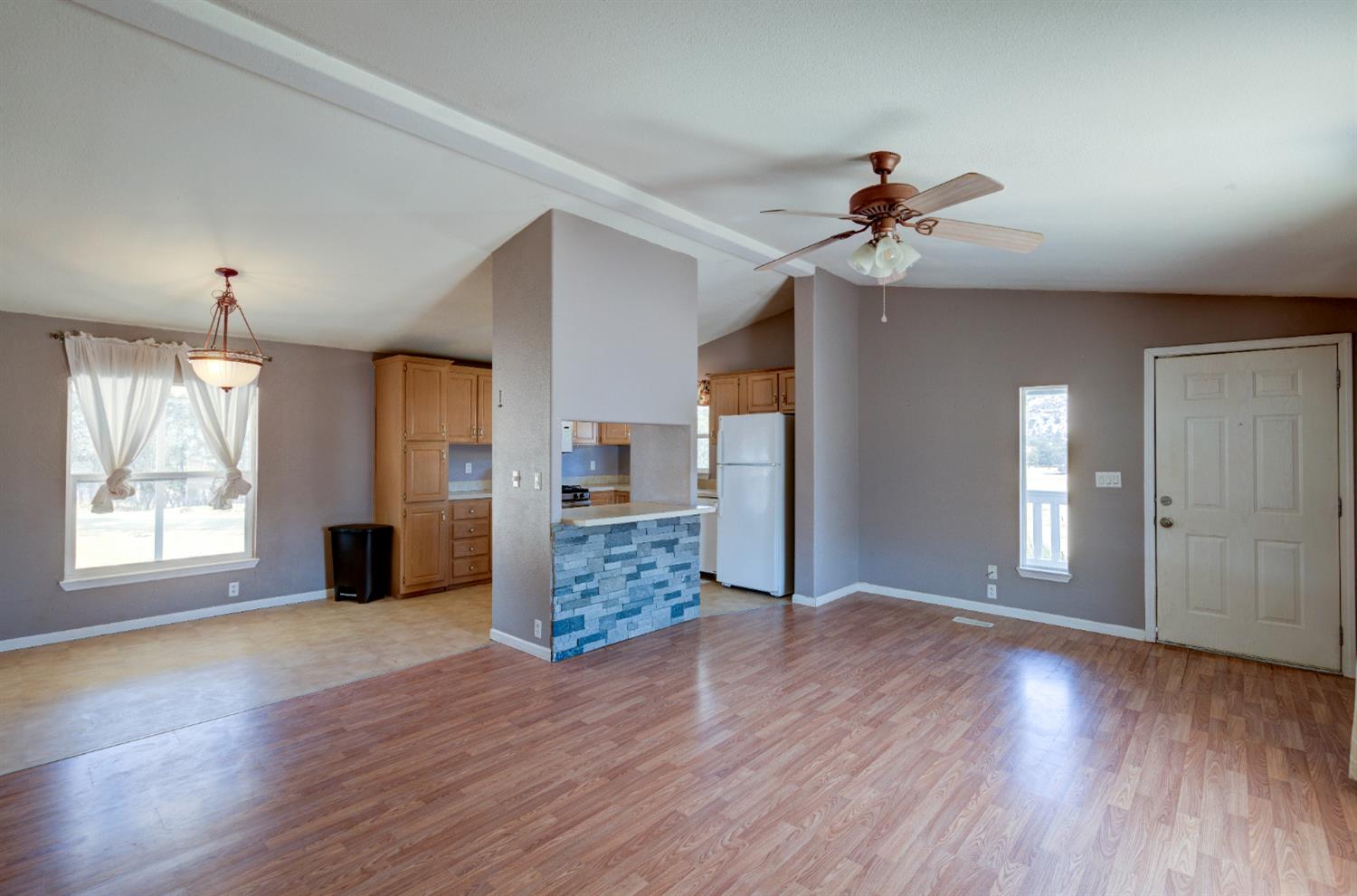 32748 Indian Guide Rd, Yokuts Valley, CA 93675