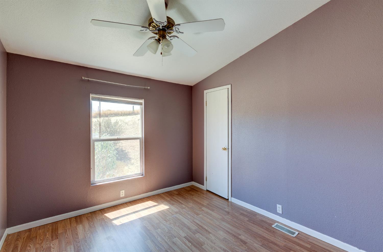 32748 Indian Guide Rd, Yokuts Valley, CA 93675