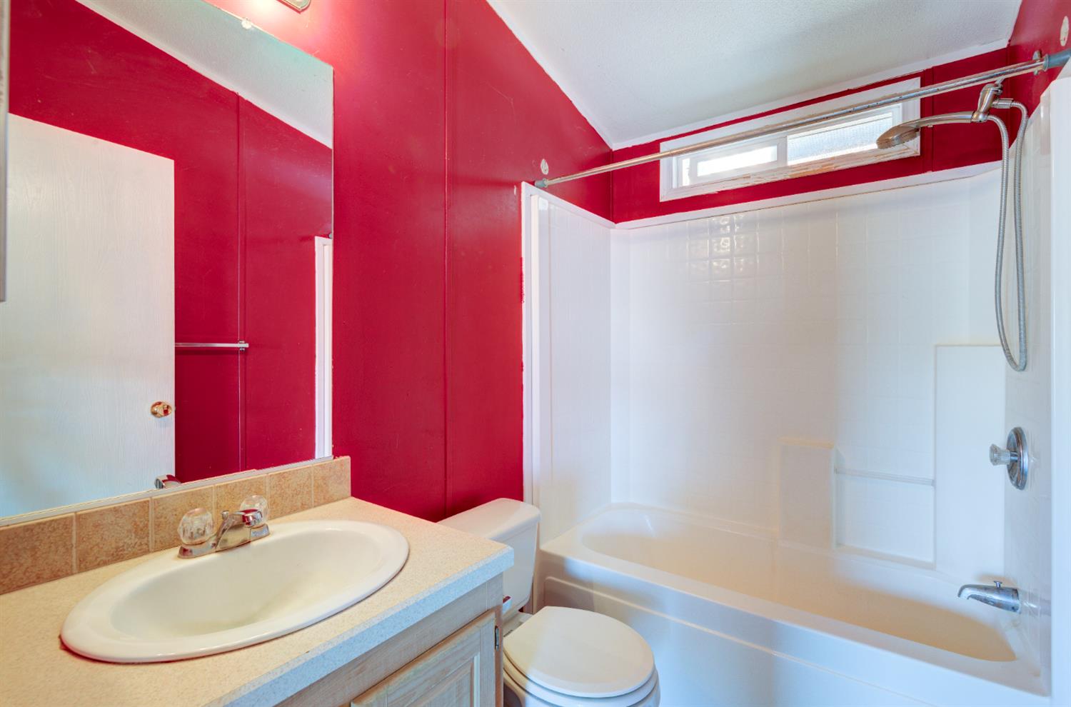 32748 Indian Guide Rd, Yokuts Valley, CA 93675