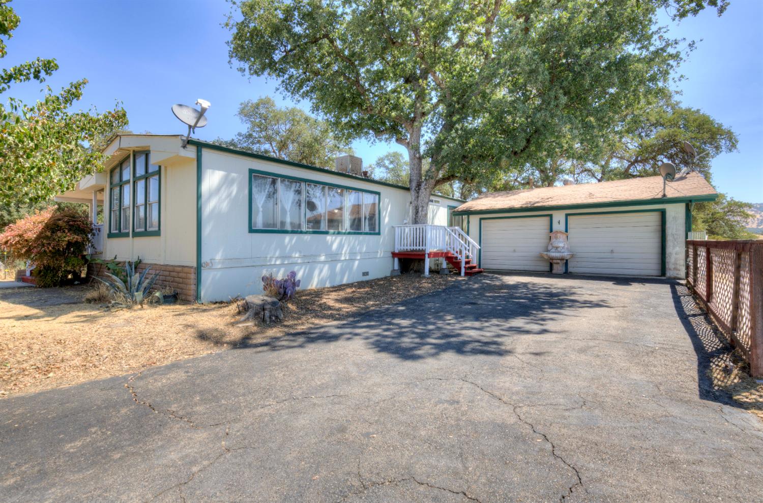 32748 Indian Guide Rd, Yokuts Valley, CA 93675
