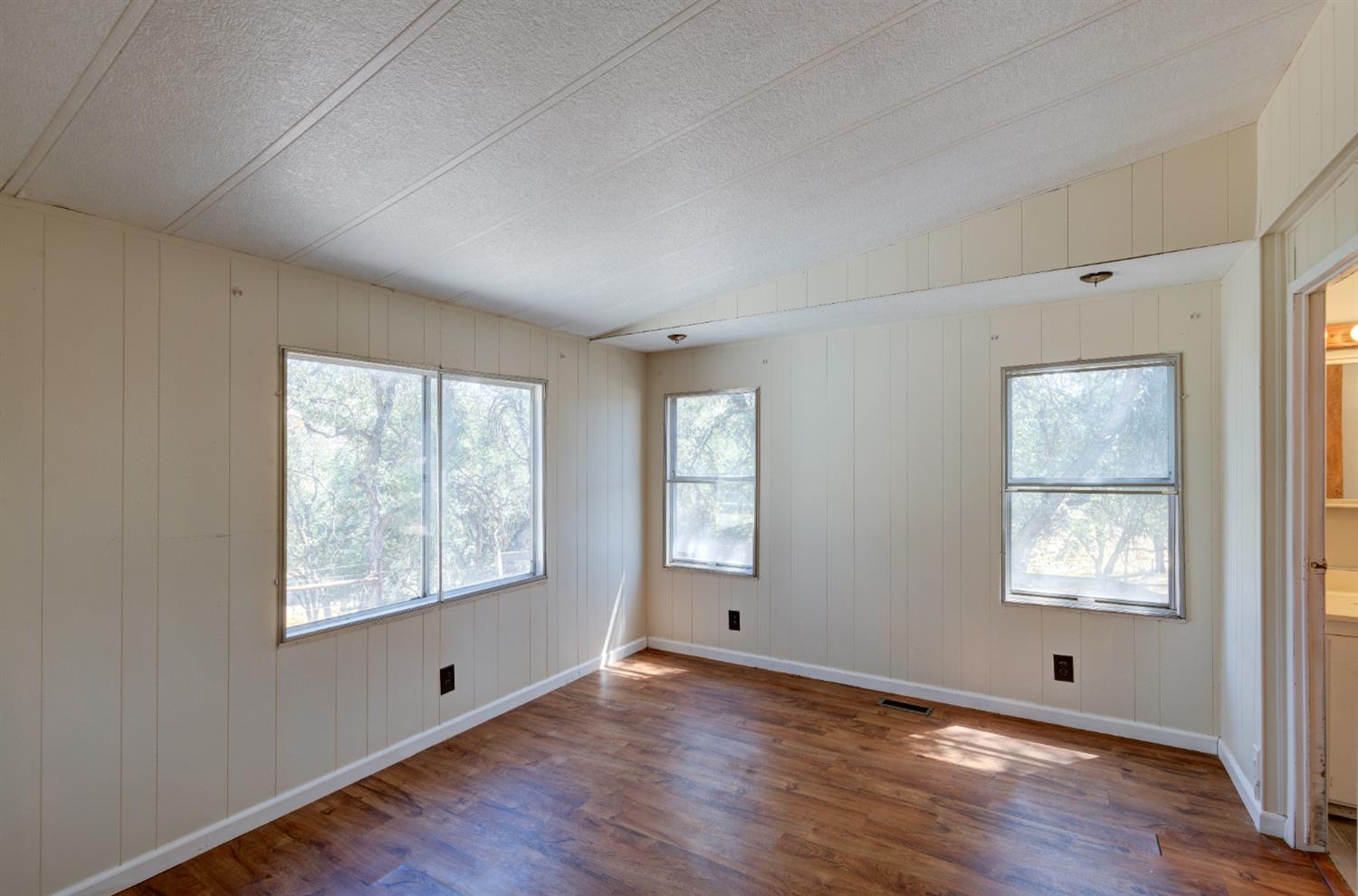 32748 Indian Guide Rd, Yokuts Valley, CA 93675