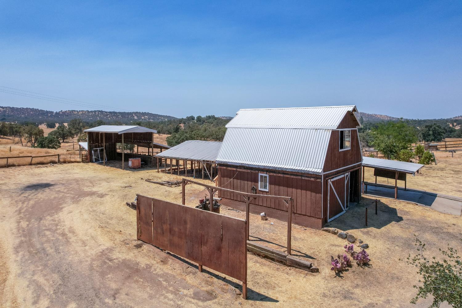 32748 Indian Guide Rd, Yokuts Valley, CA 93675