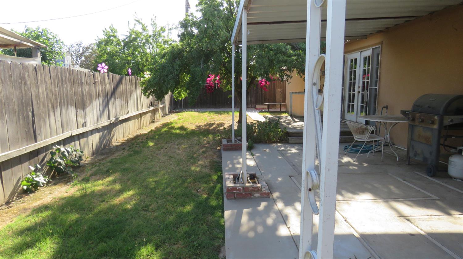 15463 W B St, Kerman, CA 93630