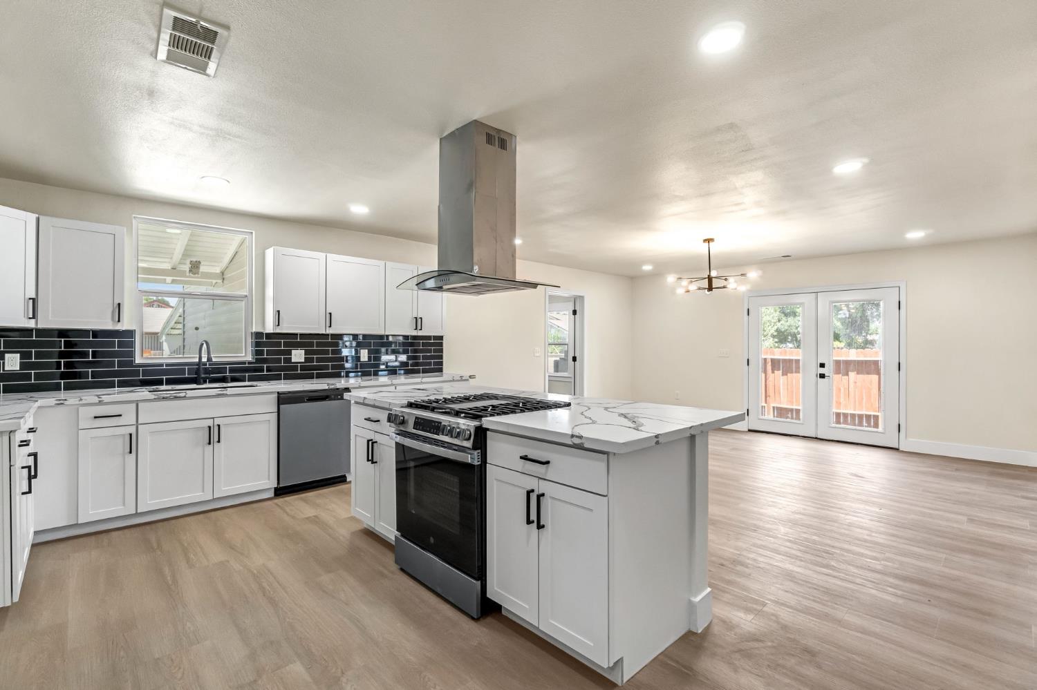 2643 B St, Selma, CA 93662