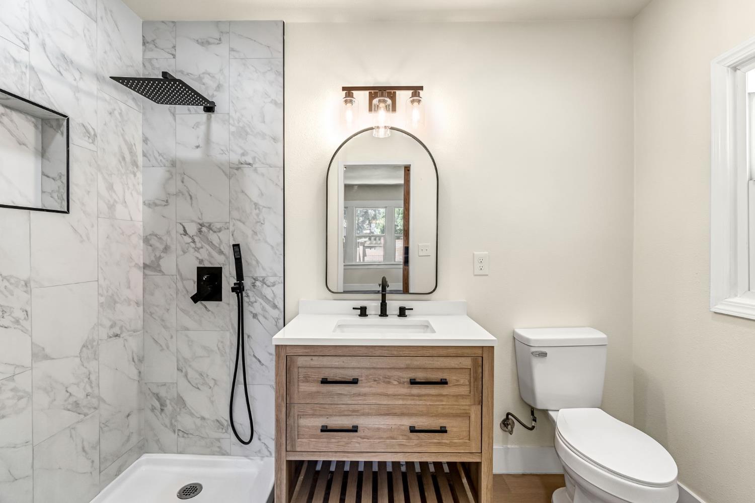 2643 B St, Selma, CA 93662