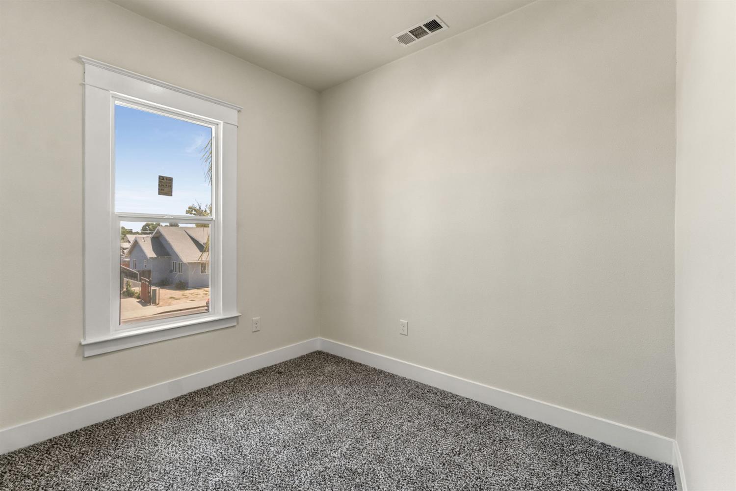 2643 B St, Selma, CA 93662