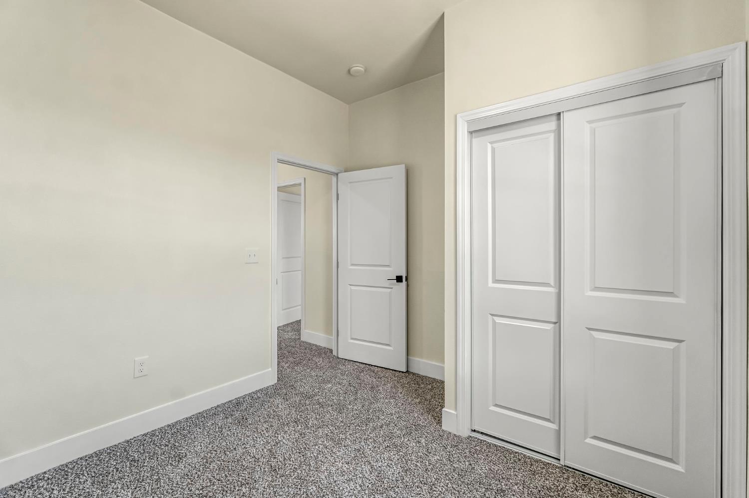 2643 B St, Selma, CA 93662