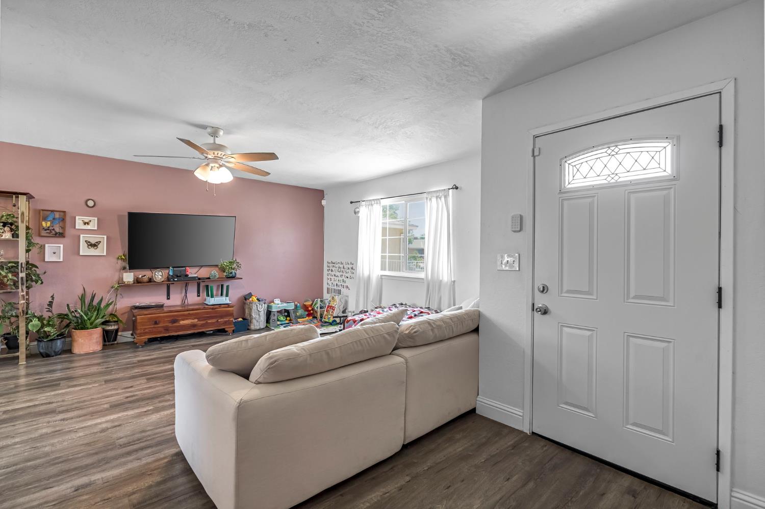 4679 E Pitt Ave, Fresno, CA 93725