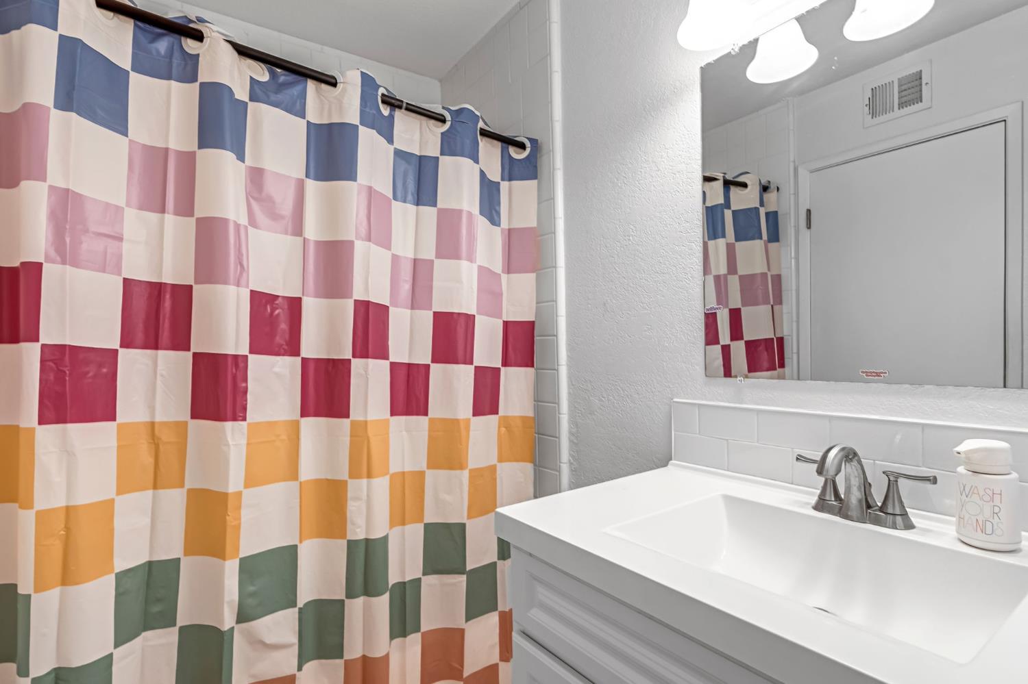 4679 E Pitt Ave, Fresno, CA 93725