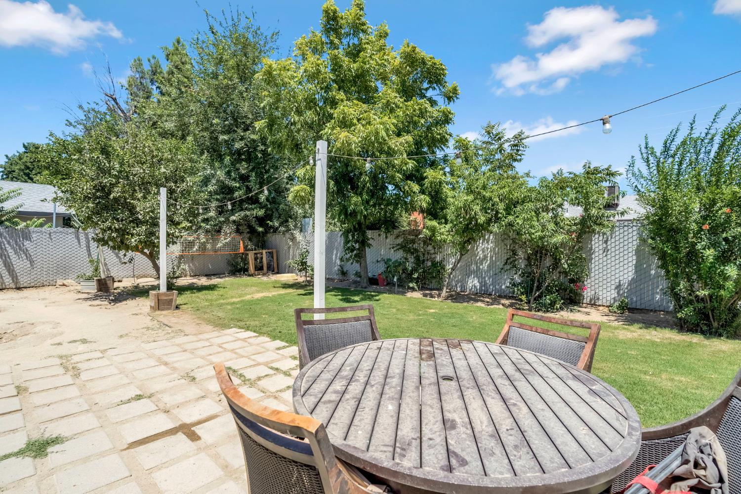 4679 E Pitt Ave, Fresno, CA 93725