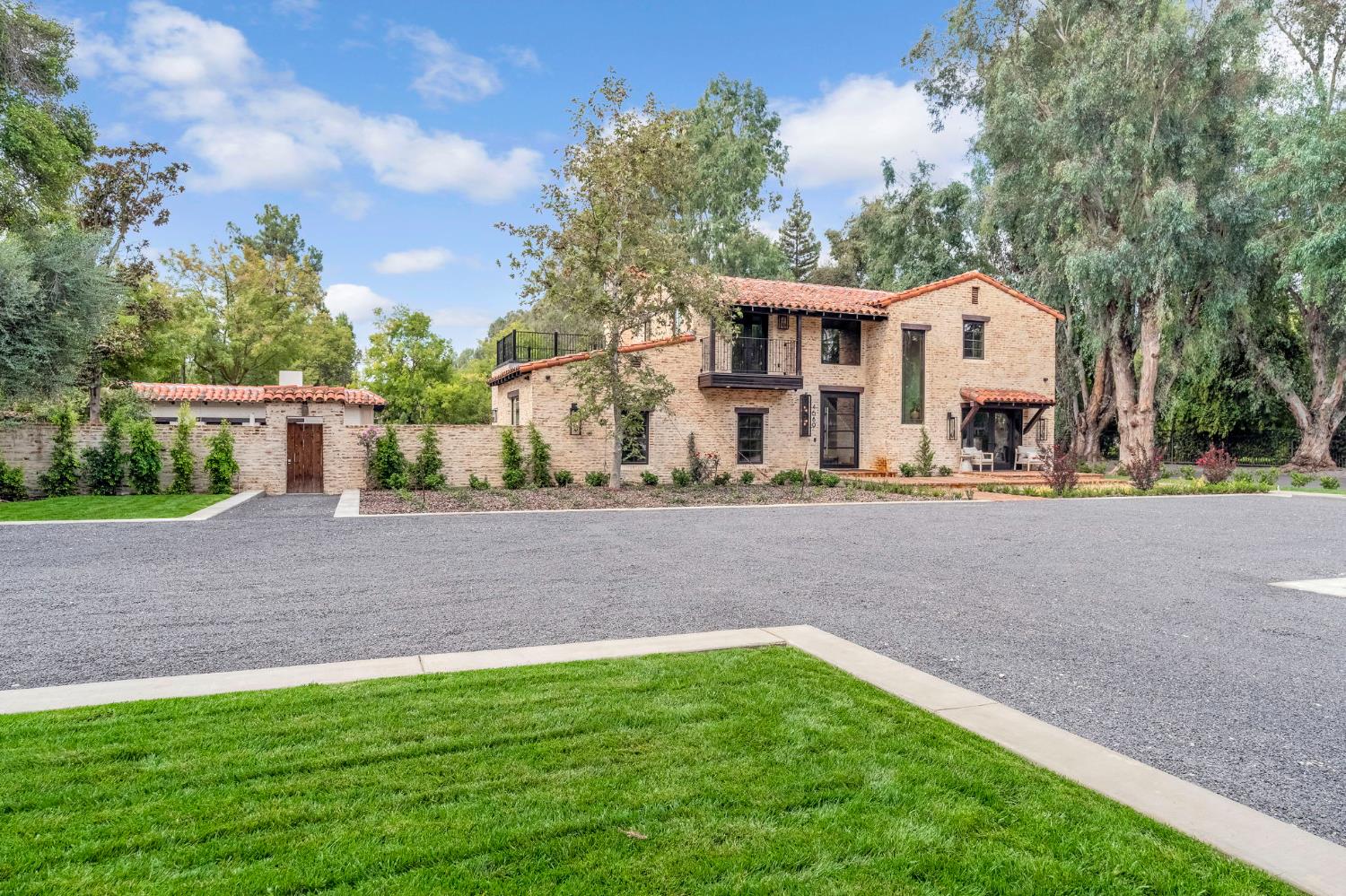 4689 N Van Ness Blvd, Fresno, CA 93704