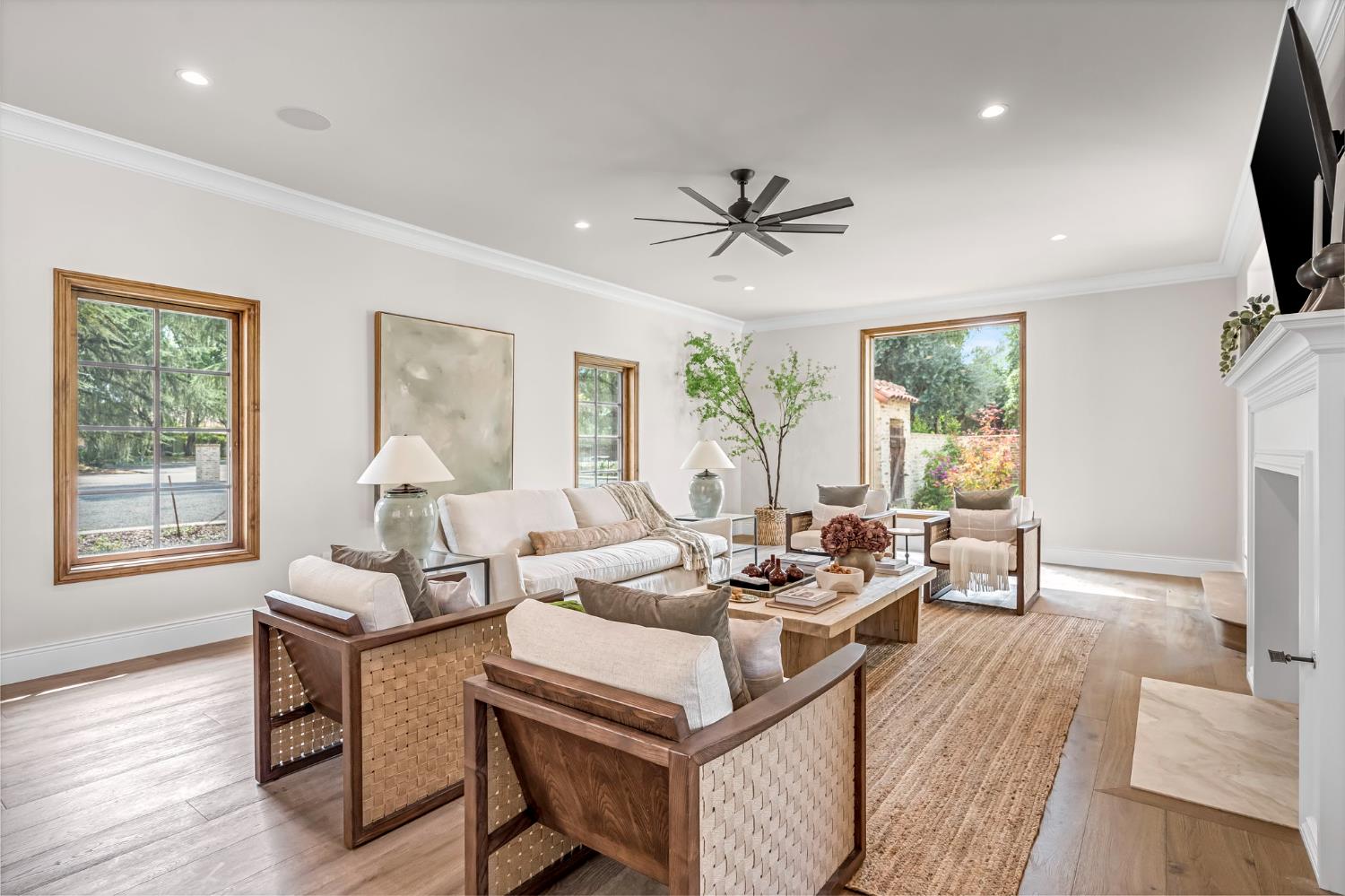 4689 N Van Ness Blvd, Fresno, CA 93704