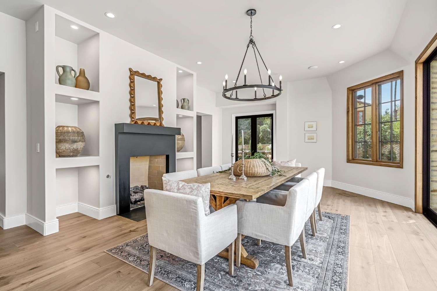 4689 N Van Ness Blvd, Fresno, CA 93704