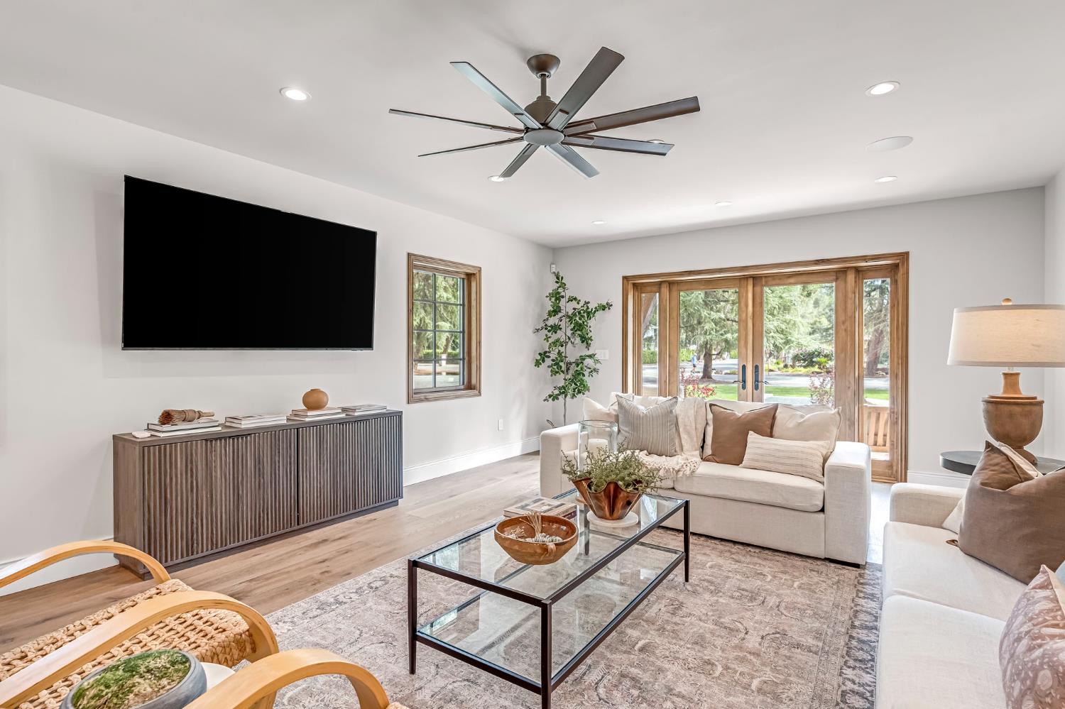 4689 N Van Ness Blvd, Fresno, CA 93704