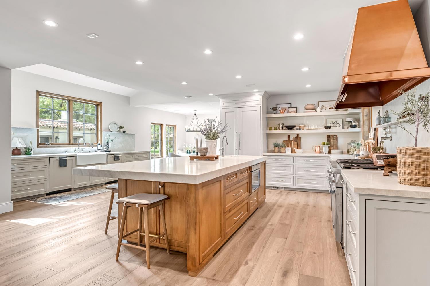 4689 N Van Ness Blvd, Fresno, CA 93704