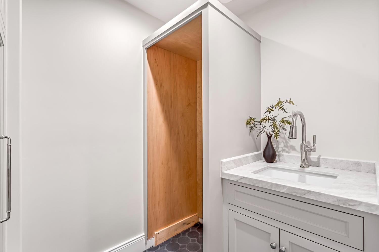 4689 N Van Ness Blvd, Fresno, CA 93704