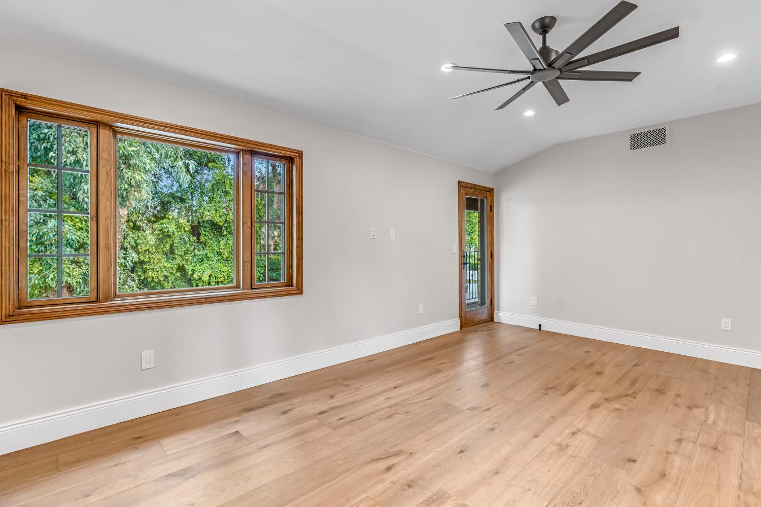 4689 N Van Ness Blvd, Fresno, CA 93704