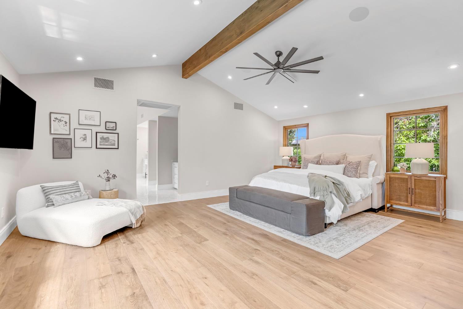 4689 N Van Ness Blvd, Fresno, CA 93704