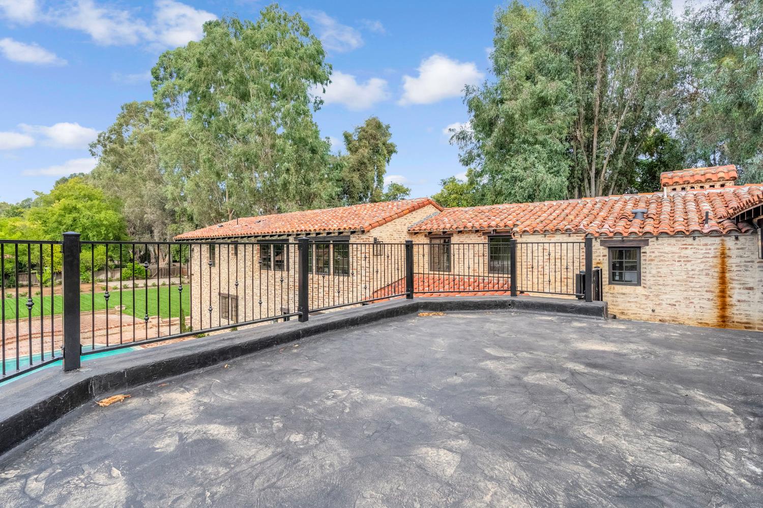 4689 N Van Ness Blvd, Fresno, CA 93704