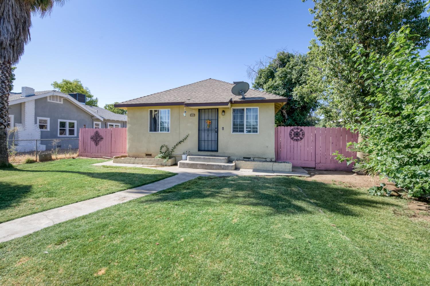 448 E Tuolumne St, Fresno, CA 93706