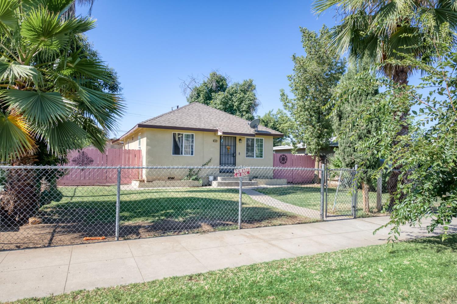 448 E Tuolumne St, Fresno, CA 93706