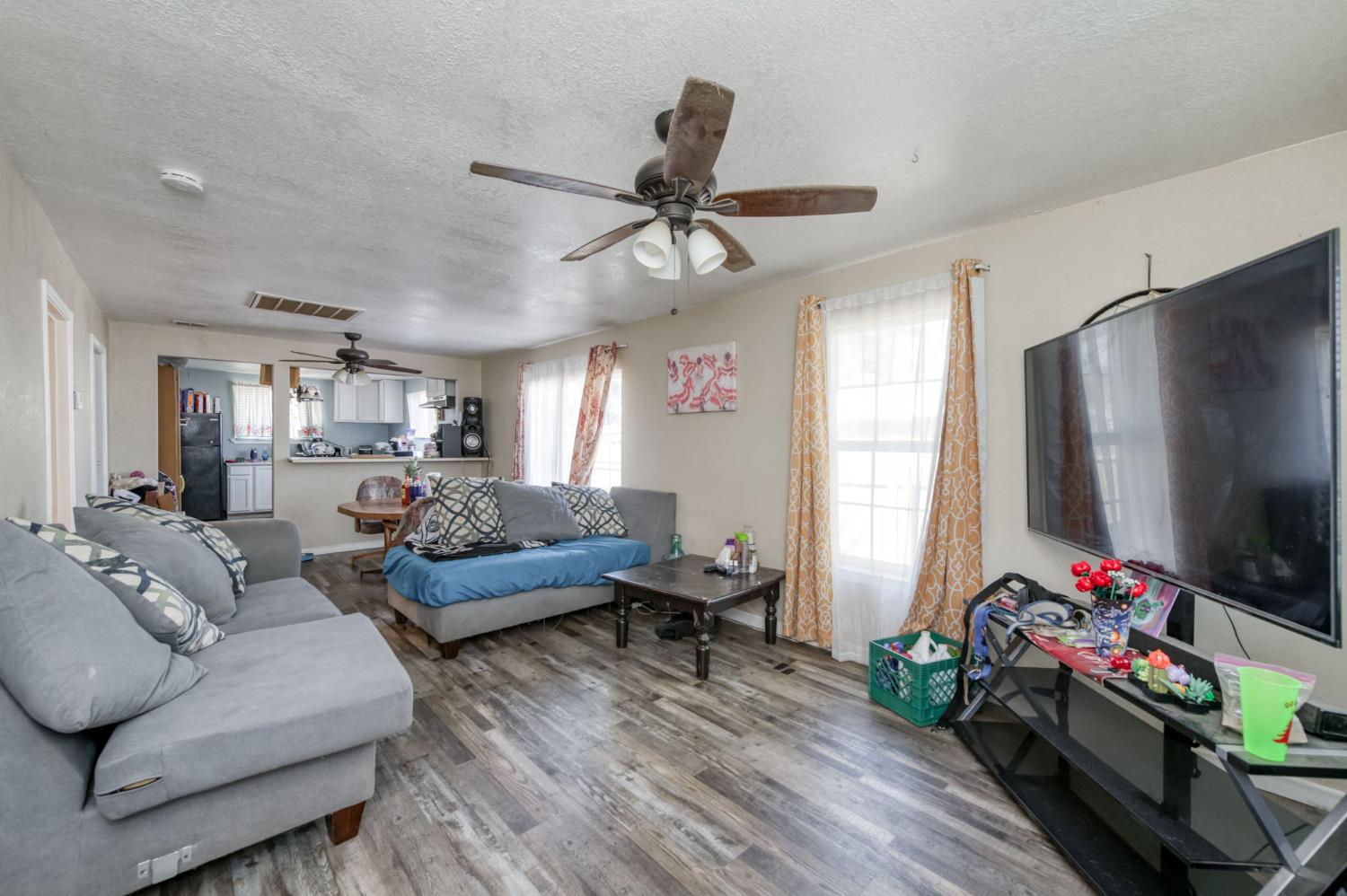 448 E Tuolumne St, Fresno, CA 93706