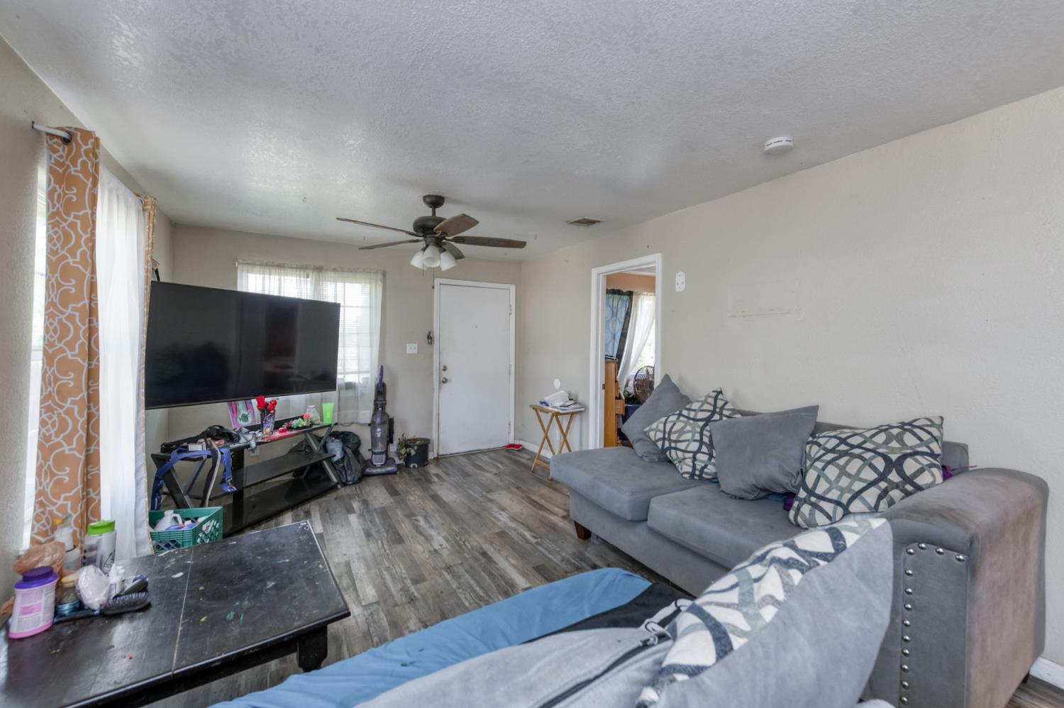 448 E Tuolumne St, Fresno, CA 93706