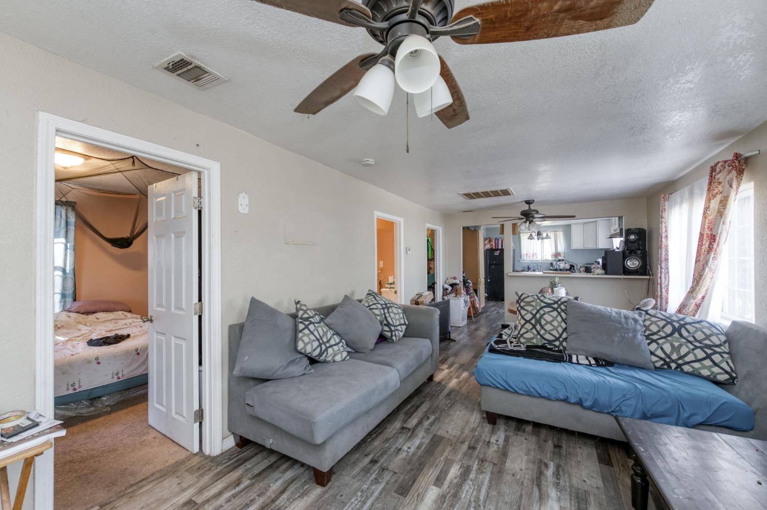 448 E Tuolumne St, Fresno, CA 93706