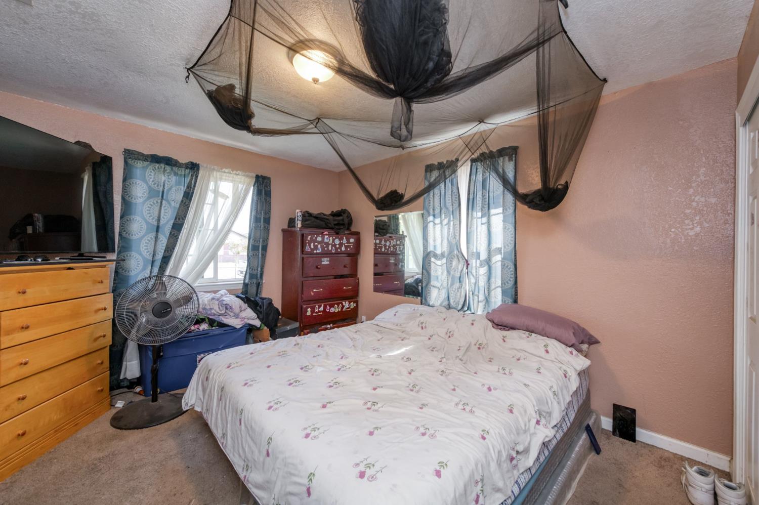 448 E Tuolumne St, Fresno, CA 93706