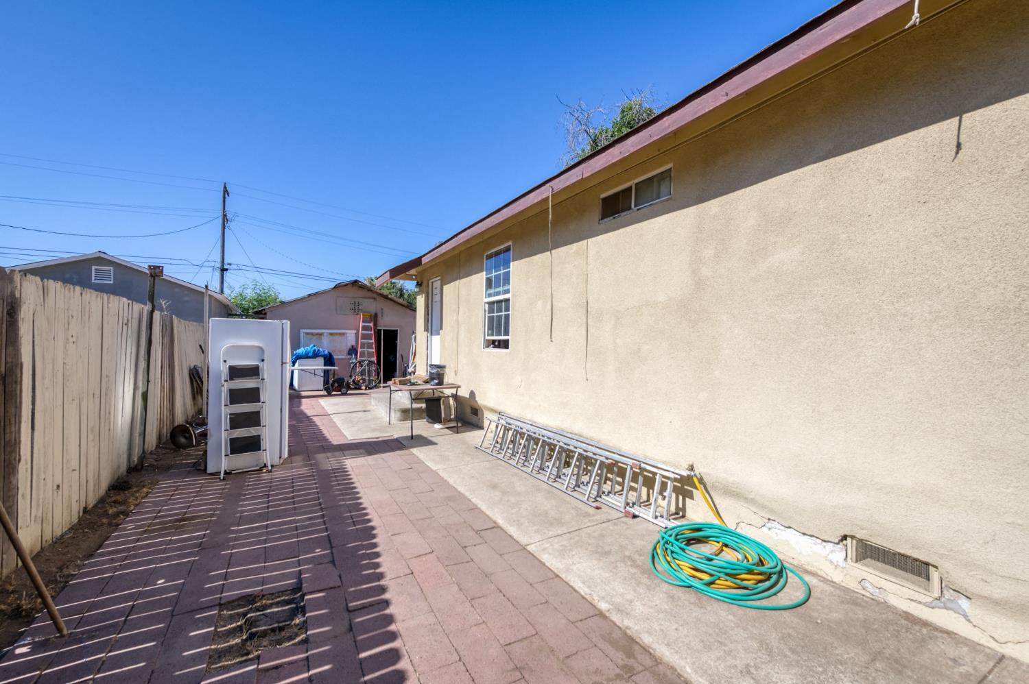 448 E Tuolumne St, Fresno, CA 93706