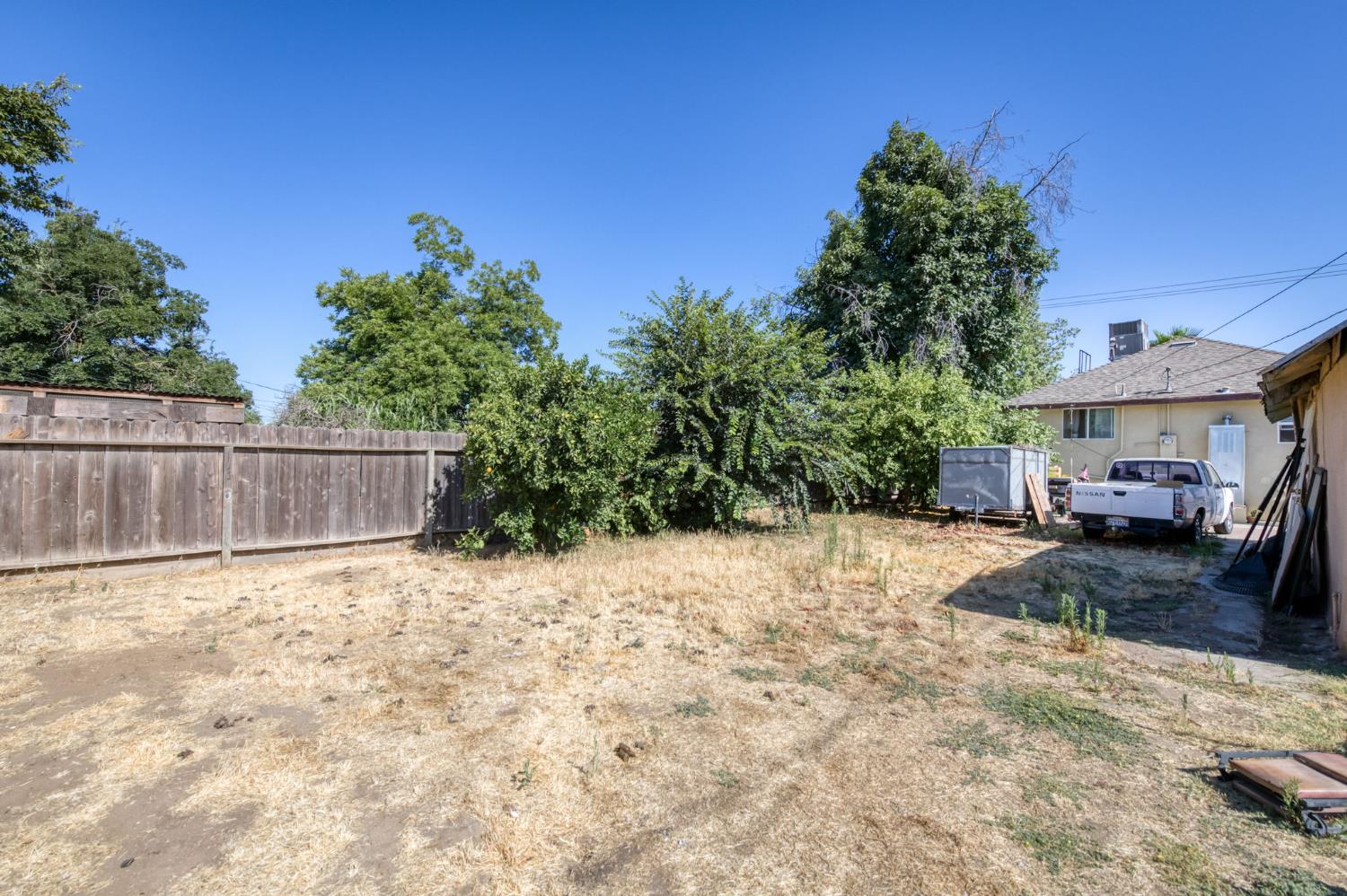 448 E Tuolumne St, Fresno, CA 93706