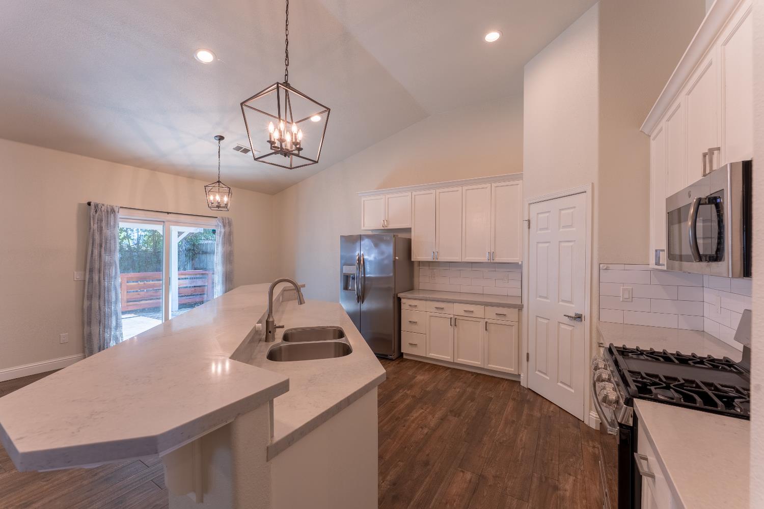 1963 Rialto Ct, Clovis, CA 93611