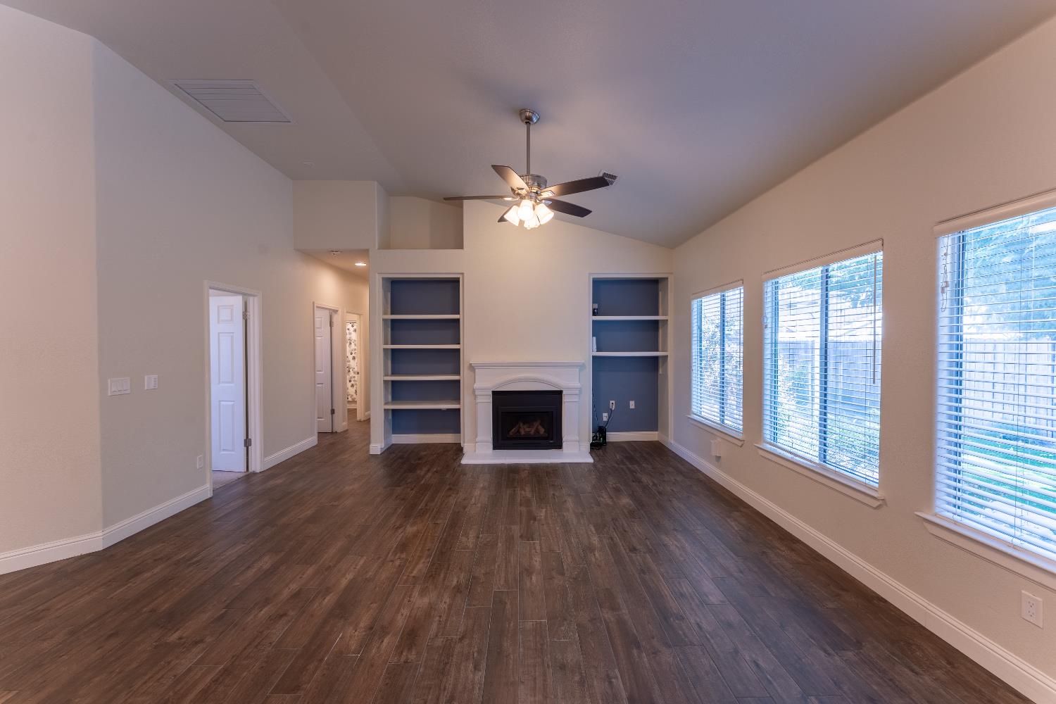 1963 Rialto Ct, Clovis, CA 93611