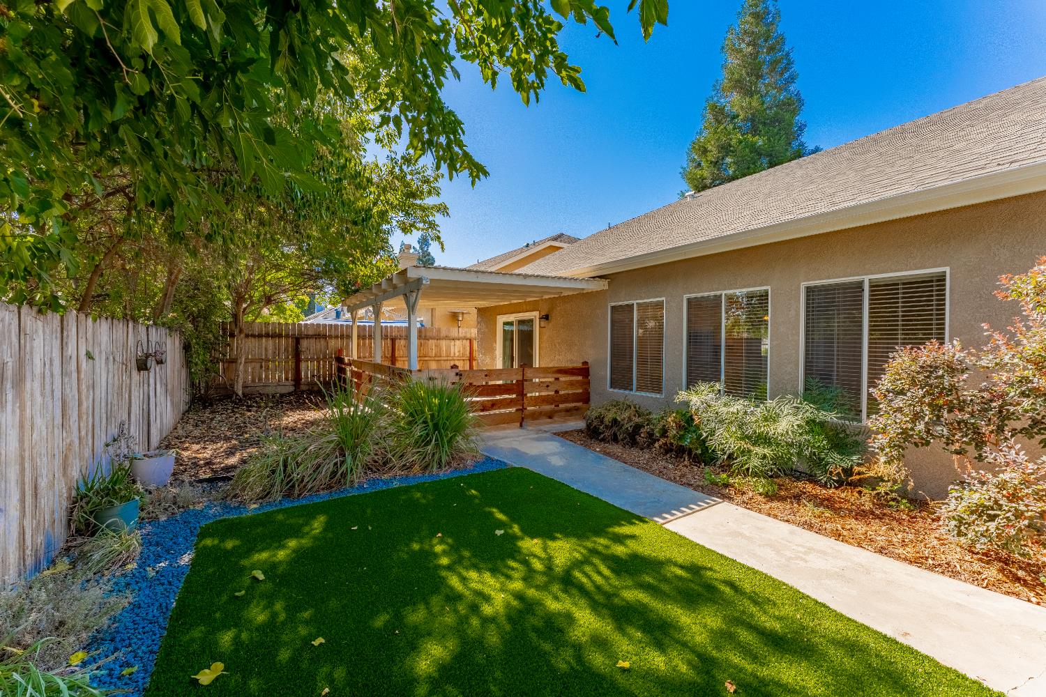 1963 Rialto Ct, Clovis, CA 93611