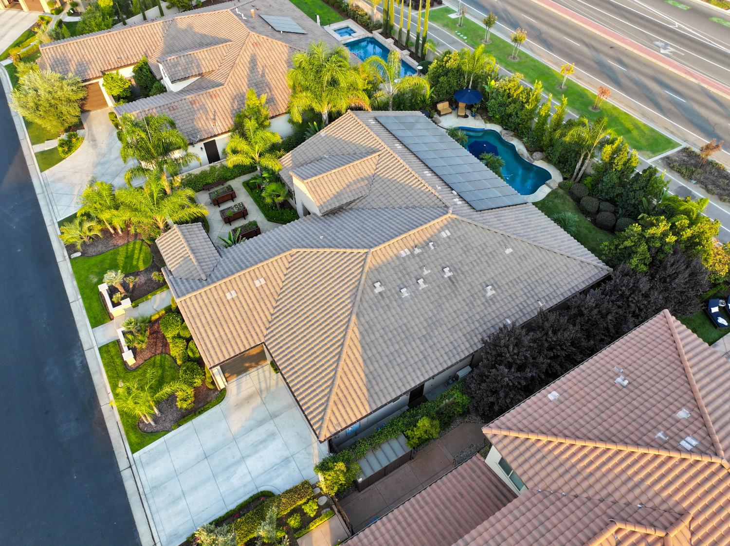 2445 E Copper Hill Way, Fresno, CA 93730