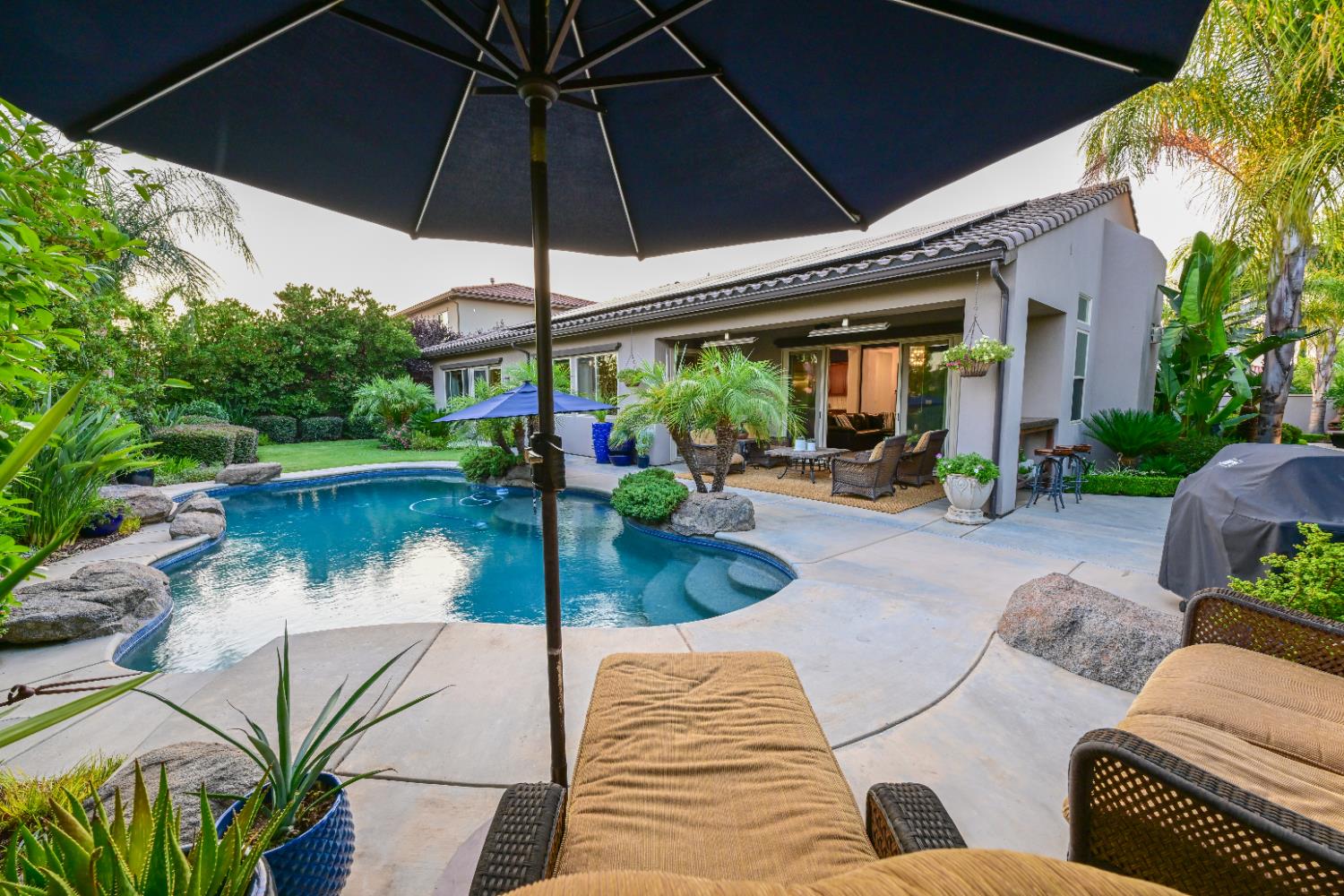 2445 E Copper Hill Way, Fresno, CA 93730