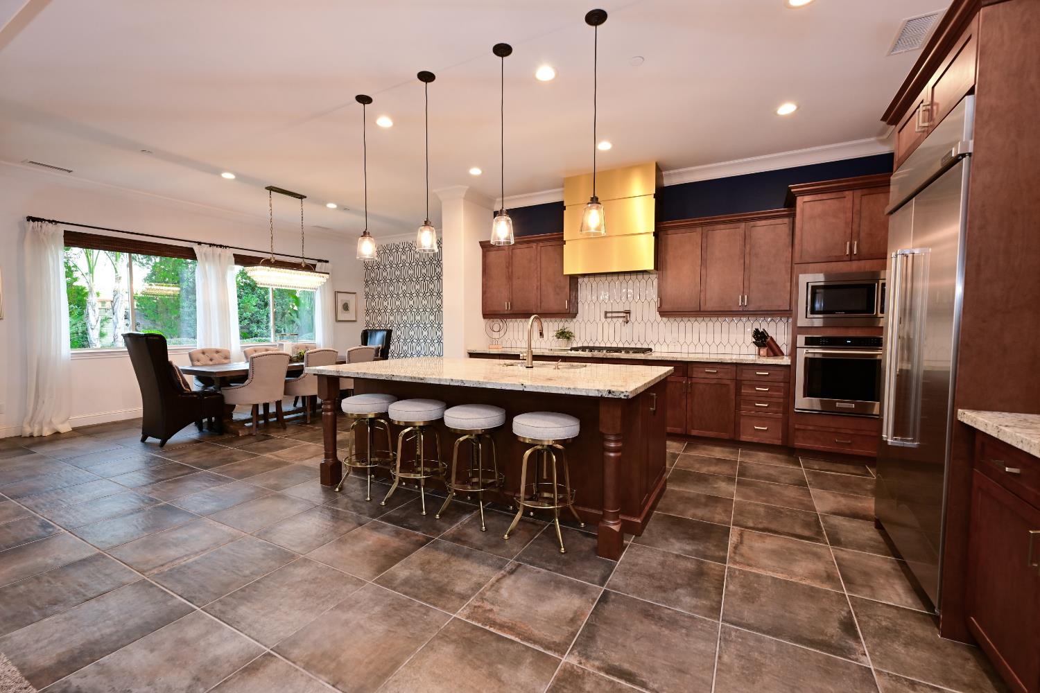 2445 E Copper Hill Way, Fresno, CA 93730