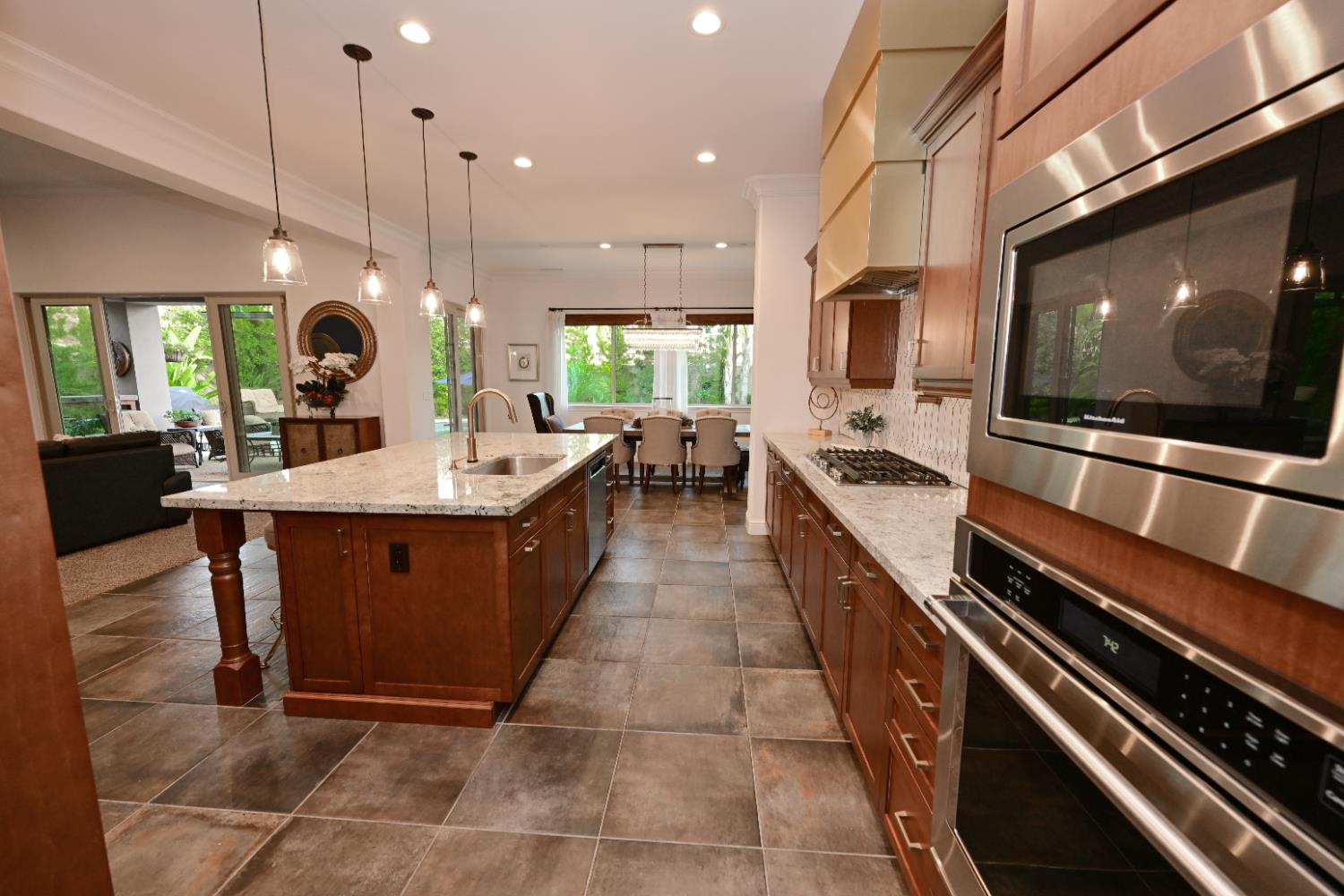 2445 E Copper Hill Way, Fresno, CA 93730