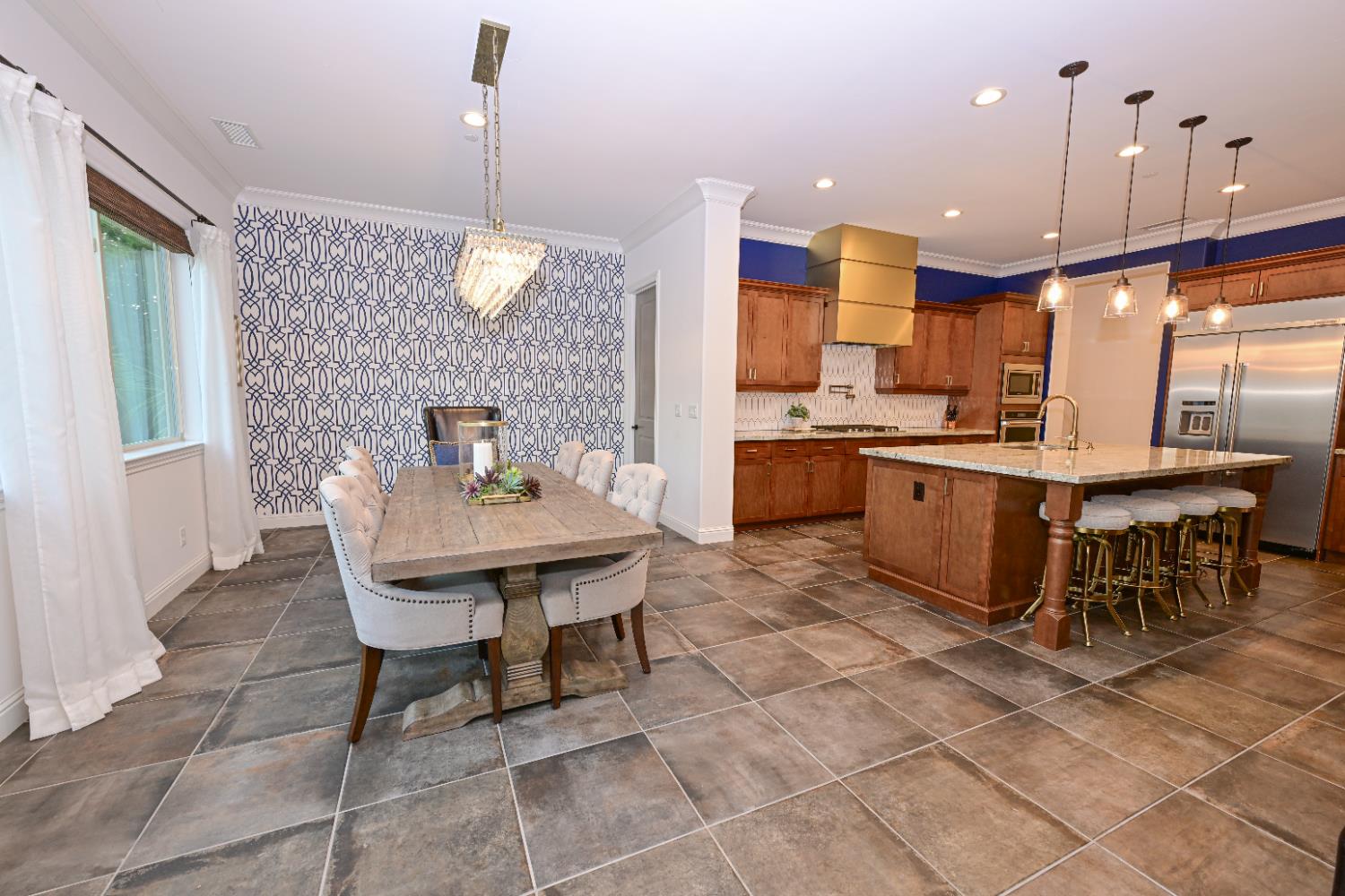 2445 E Copper Hill Way, Fresno, CA 93730