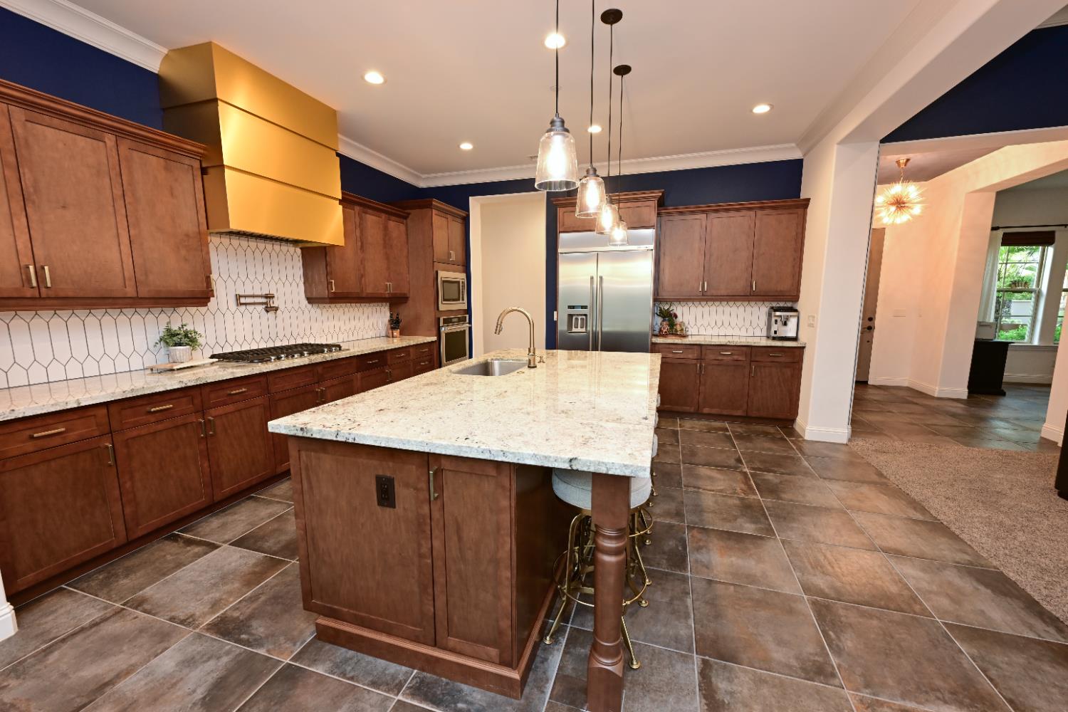 2445 E Copper Hill Way, Fresno, CA 93730