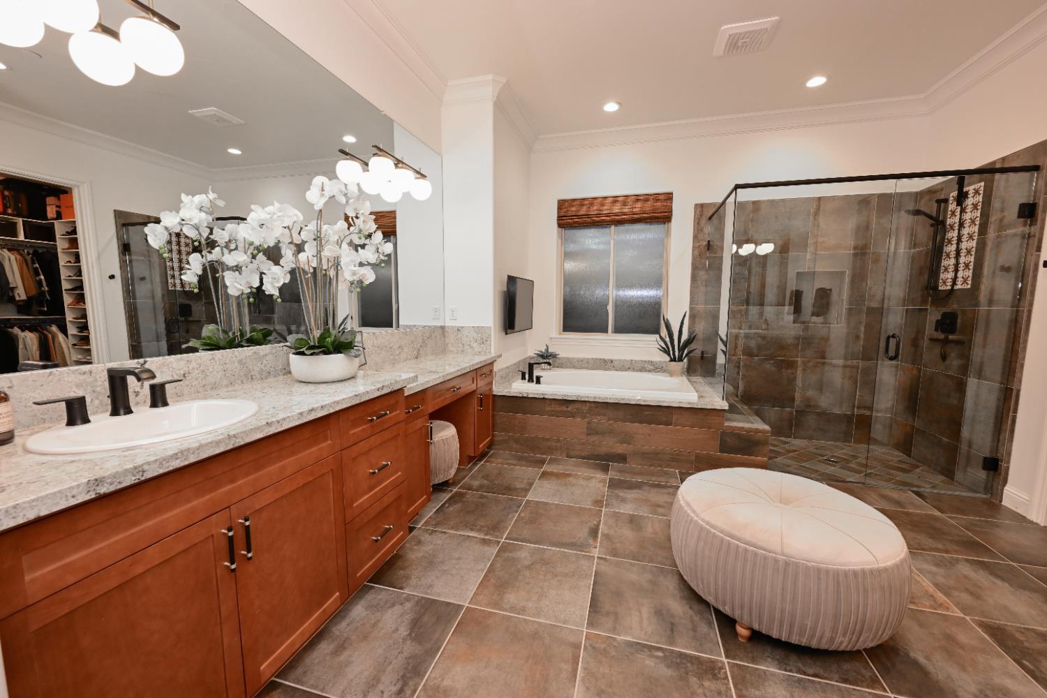 2445 E Copper Hill Way, Fresno, CA 93730