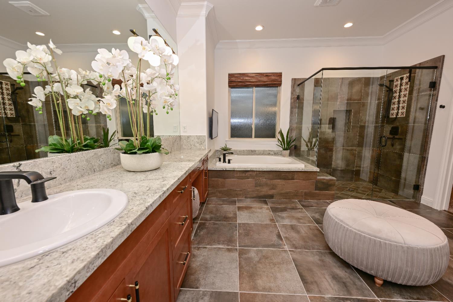 2445 E Copper Hill Way, Fresno, CA 93730